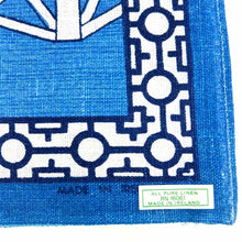 Load image into Gallery viewer, Blue Willow Tea Towel