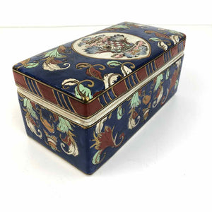 Heraldic Porcelain Box