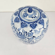 Load image into Gallery viewer, Chinese Pottery Jar