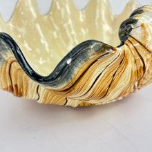 Load image into Gallery viewer, Ceramic Clam Bowl