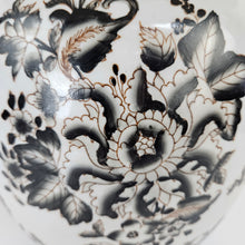 Load image into Gallery viewer, Floral Asian Pottery Lamp