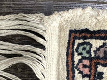 Load image into Gallery viewer, Small Hand Knotted Rug