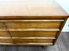 Load image into Gallery viewer, Mid-Century Modern Dresser