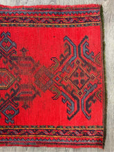 Load image into Gallery viewer, Hand Knotted Runner Rug