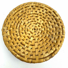 Load image into Gallery viewer, Rattan Lidded Shell Basket