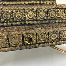 Load image into Gallery viewer, Tibetan Temple Lamp