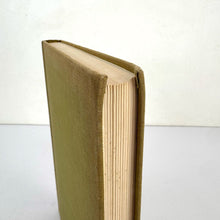 Load image into Gallery viewer, Tennis Styles &amp; Stylists Book