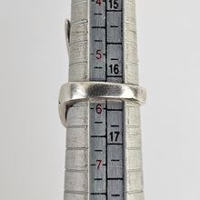 Load image into Gallery viewer, Sculptural Hand Statement Ring