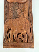 Load image into Gallery viewer, Expendable Indian Book Holder