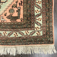 Load image into Gallery viewer, Hand Knotted Vintage Rug