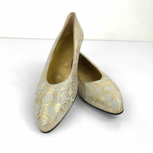 Load image into Gallery viewer, Ivory &amp; Gold Itailan Leather Shoes
