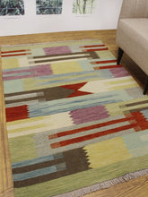 Load image into Gallery viewer, Geometric Kilim Rug