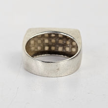 Load image into Gallery viewer, Modernist Grid Statement Ring