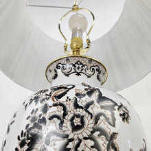 Load image into Gallery viewer, Floral Asian Pottery Lamp