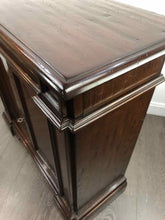 Load image into Gallery viewer, Wooden Locking Console