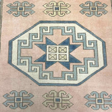 Load image into Gallery viewer, Oushak 1950s Rug
