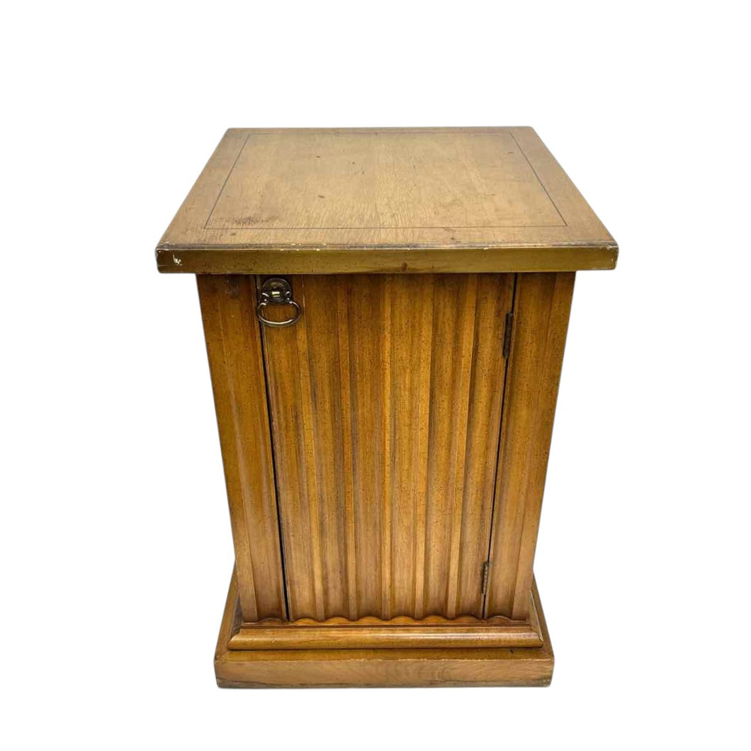 Column Storage Pedestal