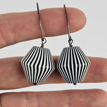 Load image into Gallery viewer, Black &amp; White Bead Earrings