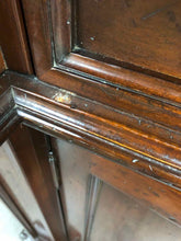 Load image into Gallery viewer, Wooden Locking Console