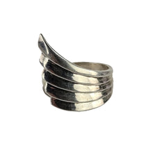 Load image into Gallery viewer, Art Deco Wing Ring
