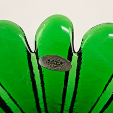 Load image into Gallery viewer, Green Daisy Flower Bowl