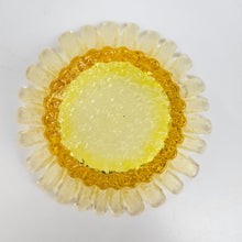 Load image into Gallery viewer, Gold Daisy Flower Bowl