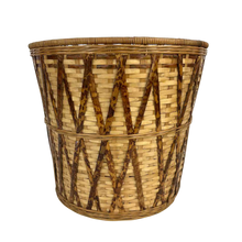 Load image into Gallery viewer, Tortoiseshell Woven Basket