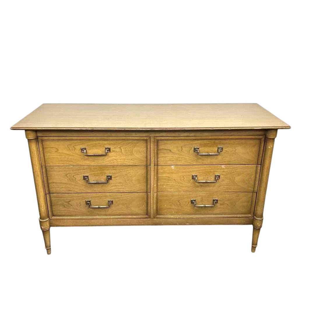 Traditional 6-Drawer Dresser